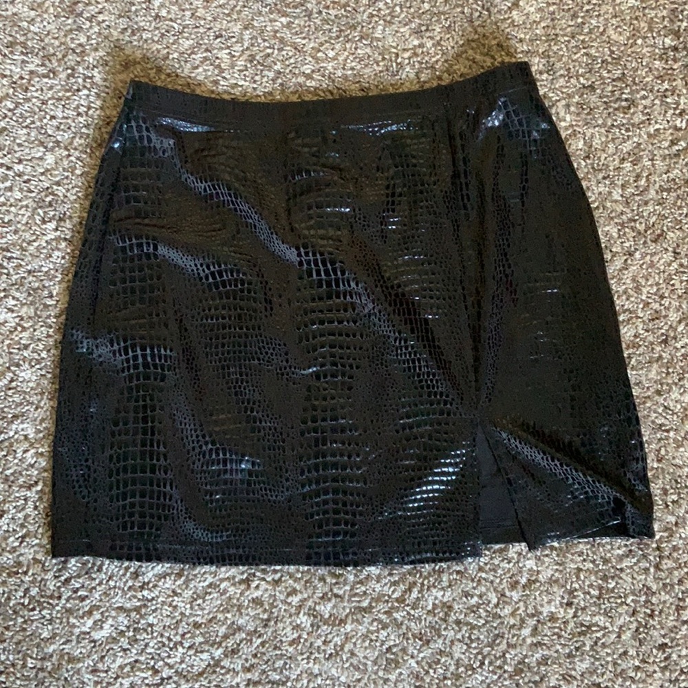 SHEIN size L never worn gator skin mini skirt